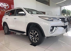 Toyota Fortuner và Mitsubishi Pajero Sport: Chọn SUV 7 chỗ nào?