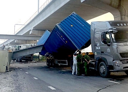 Điều tra nguyên nhân gây sập dầm cầu bộ hành Suối Tiên