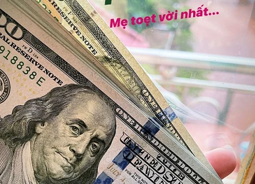 Gái xinh và rich kid náo nhiệt khoe quà - người được cho "nóng" 1500 USD, người nhận túi hiệu Channel: Ủa, nay ngày gì vậy?