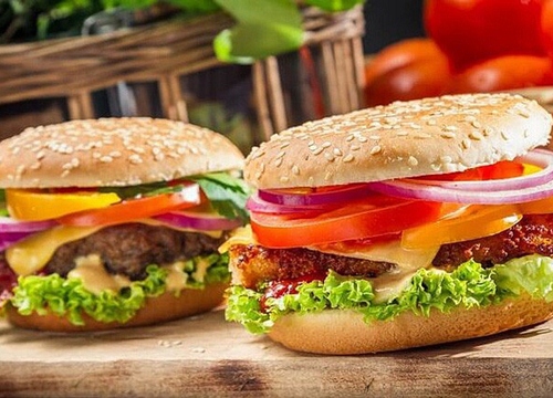 Hamburger - món Tây trên đất Việt được nhiều người yêu thích