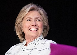 Hillary Clinton nói &#8220;rất, rất nhiều người&#8221; thúc giục bà tham gia tranh cử