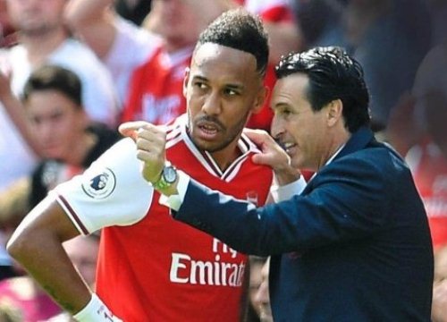 Lacazette đăng đàn, tiết lộ tương lai Emery và sự thật Aubameyang làm đội trưởng