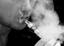 Thanh niên 19 tuổi suýt chết vì hút vape