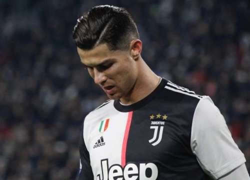 Toàn đội Juventus yêu cầu Ronaldo xin lỗi sau hành vi bỏ về