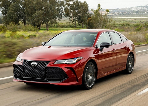 Toyota ra Camry 2020 với hệ dẫn động bốn bánh trở lại sau 31 năm