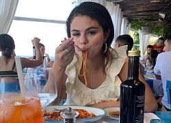 Ai như Selena Gomez, tự đăng ảnh "mắt nổ mắt xịt" vẫn thu về 7 triệu like liền tay vì nhan sắc thật