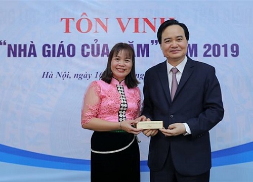 Bộ trưởng Phùng Xuân Nhạ gặp mặt các "Nhà giáo của năm"