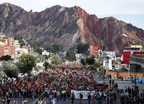 Cuba tuyên bố rút toàn bộ các cán bộ y tế ở Bolivia về nước