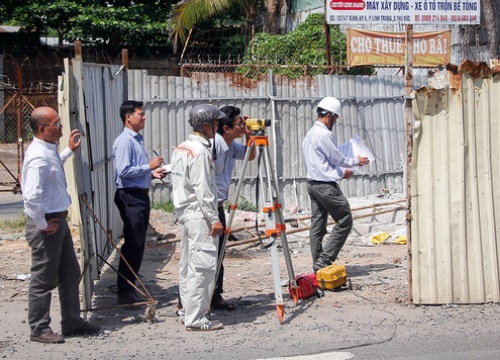 Dầm cầu vượt Suối Tiên 'rụng như trời giáng' mới biết thấp hơn thiết kế 0,17-0,33m?