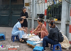 Mẹ HN bán bánh đa kê vỉa hè 20 năm tấp nập người mua, bán 1000 miếng không xuể