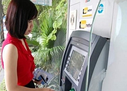 Ông lớn ngân hàng chạy đua giảm phí ATM