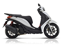 Piaggio Medley 2020 vs. Honda SH 2020