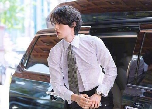 'Thần chết' Lee Dong Wook đẹp như nam thần công sở hớp hồn triệu fans