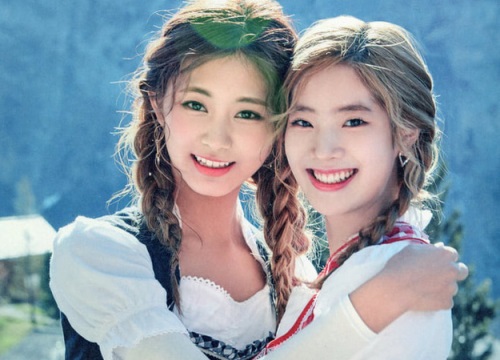 Thêm cặp womance hot hit của Kpop: Dahyun yêu nữ thần Tzuyu (TWICE), ngang nhiên tỏ tình từ lần gặp đầu tiên