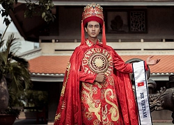 Trang phục dân tộc đại diện Việt tại Mister Universe Tourism 2019 khác hoàn toàn đàn anh đi trước