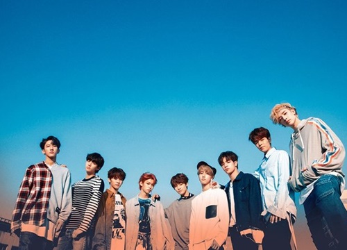 Trước thềm phát hành album mới, Stray Kids 'nhá hàng' lightstick chính thức cho người hâm mô