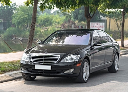 Cảm nhận nhanh Mercedes-Benz S550 13 năm tuổi giá Toyota Vios: Động cơ V8 ngọt ngào khoả lấp khoang nội thất xuống cấp