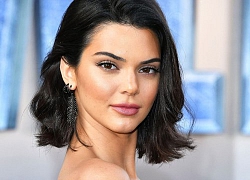 Kendall Jenner đã làm gì khi mọc đầy mụn trên mặt?