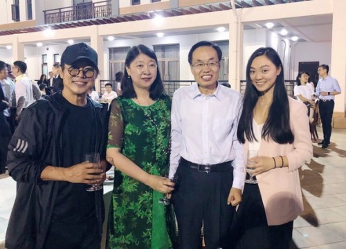 Lý Liên Kiệt và con gái dự sự kiện cùng Jack Ma