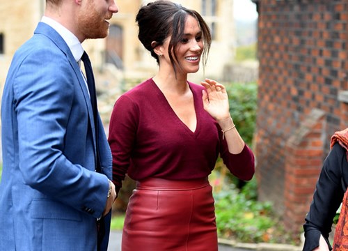 Meghan hòa cùng trào lưu chân váy da màu sắc