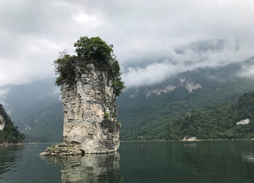 Một "Hạ Long giữa đại ngàn"