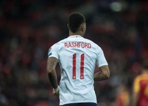 Trước Rashford, chỉ 6 huyền thoại Man Utd làm được điều này