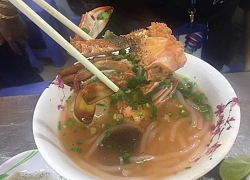 Bánh canh ghẹ &#8216;rất bình dân&#8217; 120.000 đồng có gì người Sài Gòn ăn nườm nượp?