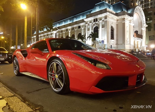 Bắt gặp hàng hiếm Ferrari 488 Spider từng của doanh nhân Cường "Dollar" trên phố Sài Gòn