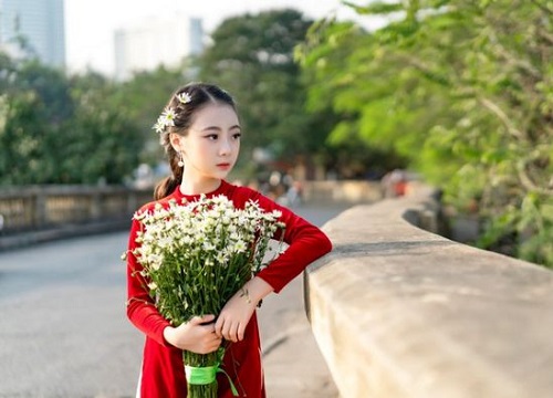 Bé gái 10 tuổi sở hữu nét xinh xắn "gieo thương nhớ"