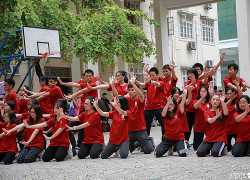 Đã mắt với những màn flashmob của teen chuyên Sư Phạm Hà Nội