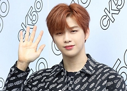 Dù xuất hiện đầy bất ngờ, Kang Daniel vẫn nhận được không ngớt lời khen bởi khí chất hoàn hảo của mình