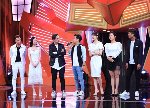 Jun Vũ vừa xuất hiện trong gameshow, dàn sao nam đua nhau... chạy đến ôm