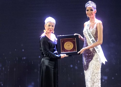 Nghệ nhân Prima Art người thổi hồn vào món quà tặng quốc gia cho Miss Universe 2019