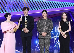 'Rồng Xanh 2019': Park Hyung Sik mặc quân phục, cùng Yoona - Lee Kwang Soo nhận giải thưởng