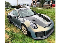 Siêu xe Porsche 911 GT2 RS có màu sơn giá 2,2 tỷ đồng