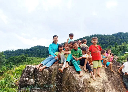 Tâm sự của cô giáo "bỗng dưng nổi tiếng" ở điểm trường Tăk Pổ lưng chừng núi