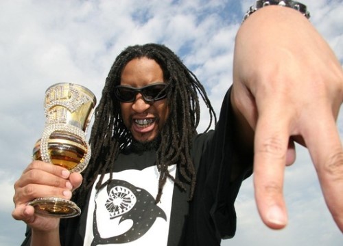 Vì sao rapper Lil Jon mang nhiều vàng khi xuất cảnh Tân Sơn Nhất?