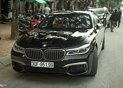 BMW M760Li hàng hiếm dạo phố Hà Nội