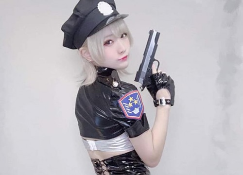 Cosplay cảnh sát hot thế này, bị bắt cũng cam chịu!