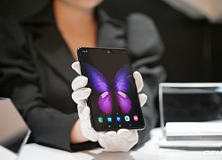 Galaxy Fold ra mắt tại Việt Nam: Giá 50 triệu đồng, hỏng màn hình được thay với giá ưu đãi 3.49 triệu đồng