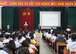 Học sinh sinh viên tìm hiểu, trải nghiệm thực tế nghề nghiệp tương lai