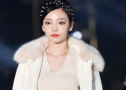 Nhìn lại màn catwalk cuối cùng của Goo Hara mà nghẹn ngào: Dù ở nơi đâu, cô vẫn mãi là thiên thần tỏa ánh hào quang rực rỡ