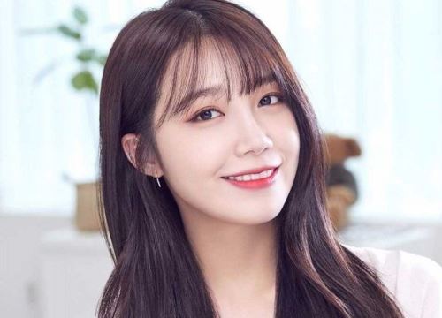 Rơi nước mắt nghe Eunji (Apink) nói về cách đối mặt với bóng ma tâm lý: Bạn đau khổ quá nhiều, trái tim cũng dần tê liệt