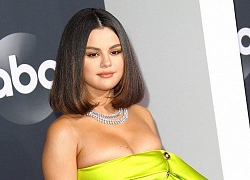 Siêu mẫu Tyra Banks, Selena Gomez cùng 'thiêu đốt' ánh nhìn với vòng một căng tràn tại thảm đỏ AMA 2019