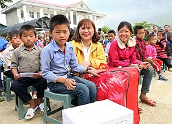 Trao yêu thương đến các gia đình nghèo và học sinh Lai Châu