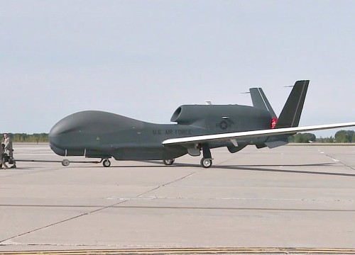 UAV "khủng" thuộc không quân Mỹ lại gần hai căn cứ lớn của Nga ở Syria