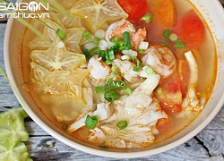 Canh chua tôm nấm mối