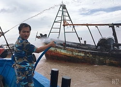 Cứu 3 tàu cá gặp nạn trên vùng biển Bến Tre