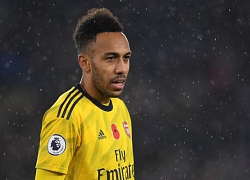 Đeo băng đội trưởng, Aubameyang đãng trí như Maguire