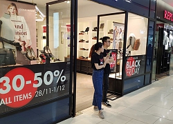 Hôm nay là ngày Black Friday, các trung tâm mua sắm vẫn như... ngày thường